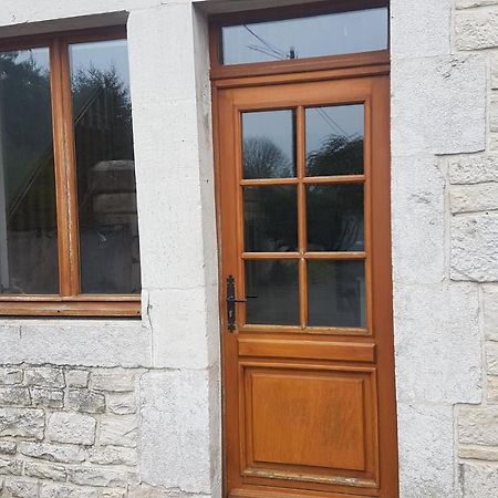Le Gite Des Ecuries De La Roche Vieville Exterior foto